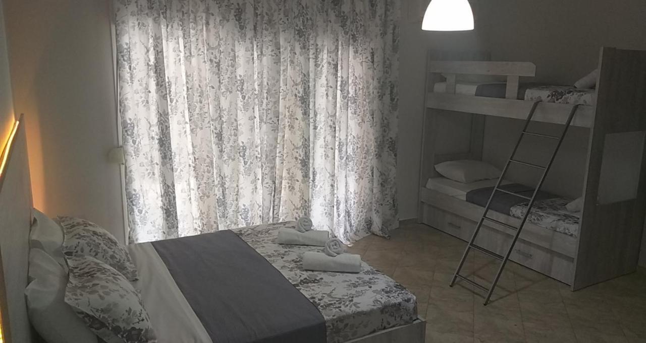 Studio Garden Apartment Nea Kallikrateia Exterior foto