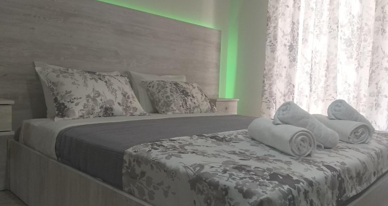Studio Garden Apartment Nea Kallikrateia Exterior foto