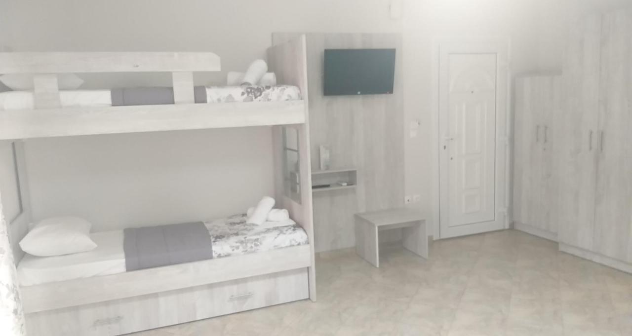 Studio Garden Apartment Nea Kallikrateia Exterior foto
